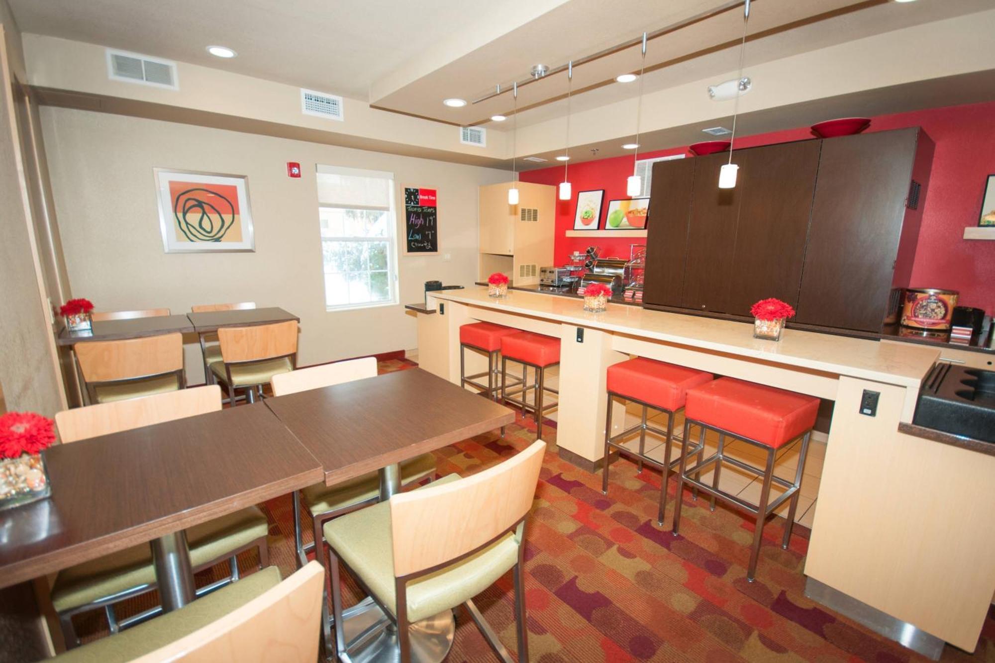 Hotel Towneplace Columbus Airport 3*